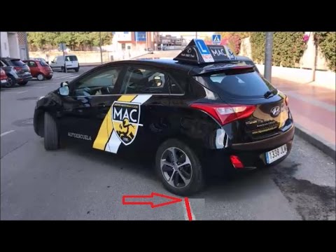 Consejos de la autoescuela para aparcar en línea de forma óptima