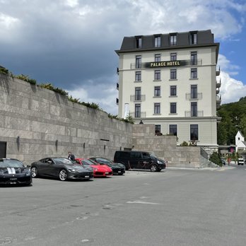 [P] car park and commercial center on the Gütsch